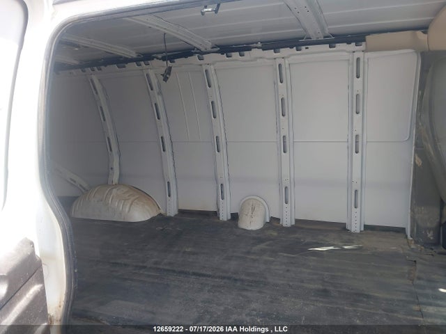 Chevrolet Express G2500 2022 1GCWGBFP6N1264444 Image 8