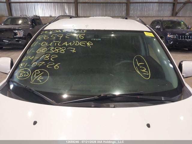 12659246 :رقم المزاد ، JA4JT3AX6BU603887 vin ، 2011 Mitsubishi Outlander Se مزاد بيع