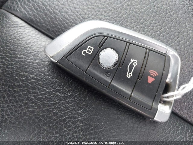 BMW X5 50i 2014 5UXKR6C58E0C02666 Image 11