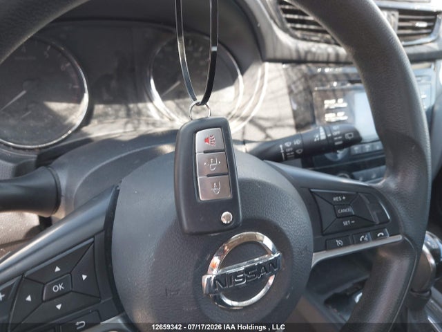 2017 Nissan Qashqai S/sl/sv მანქანა იყიდება აუქციონზე, vin: JN1BJ1CR2HW119766, აუქციონის ნომერი: 12659342