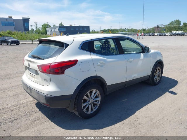 2017 Nissan Qashqai S/sl/sv მანქანა იყიდება აუქციონზე, vin: JN1BJ1CR2HW119766, აუქციონის ნომერი: 12659342