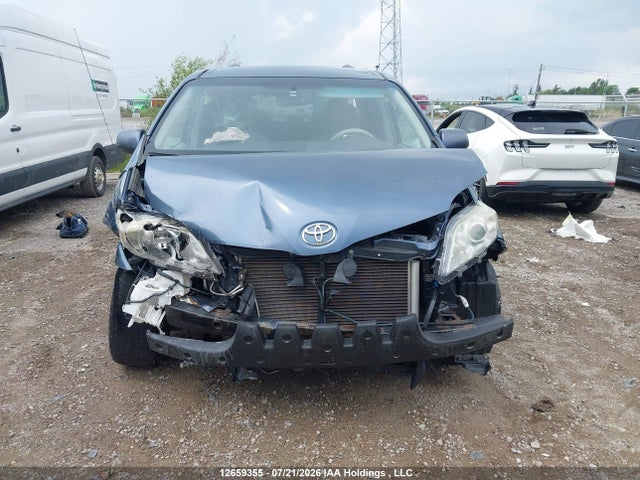 2014 Toyota Sienna Le 8 Passenger მანქანა იყიდება აუქციონზე, vin: 5TDKK3DC6ES423436, აუქციონის ნომერი: 12659355