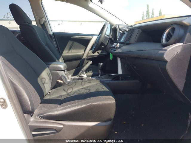 Toyota RAV4 LE 2018 2T3BFREV3JW696530 Image 5