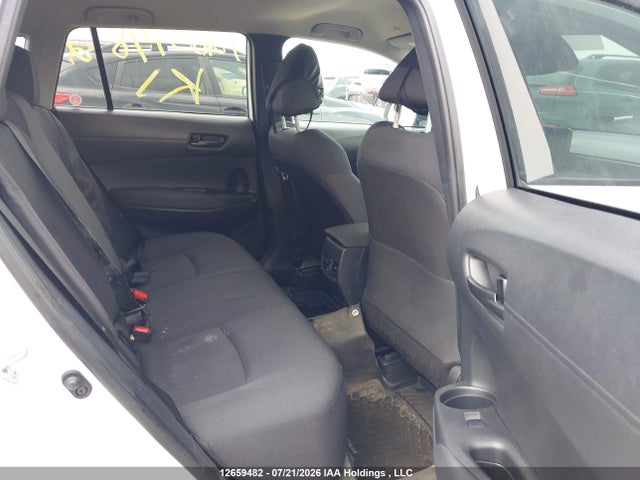 7MUCAABG0PV044085 Toyota Corolla Cross Le