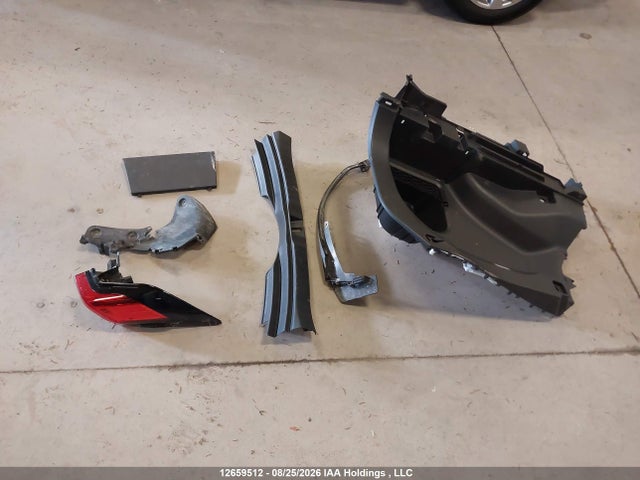 2T3R1RFVXPC387787 Toyota Rav4 Xle/xle Premium