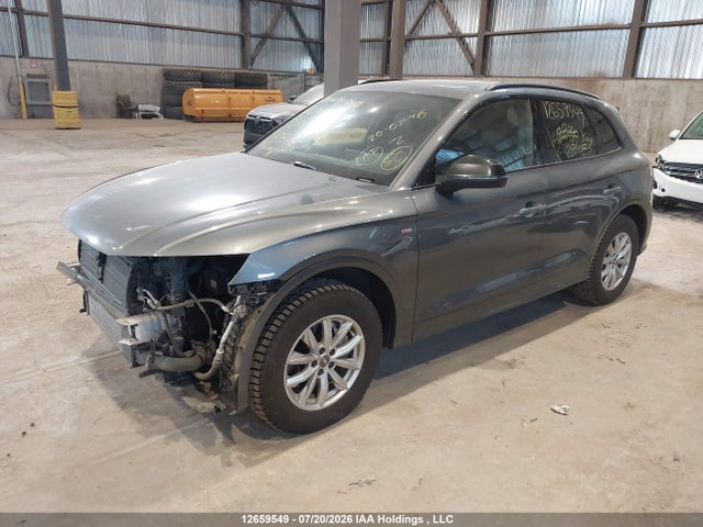 Audi Q5 45 Technik 2019 WA1FNAFY2K2084189 Image 2