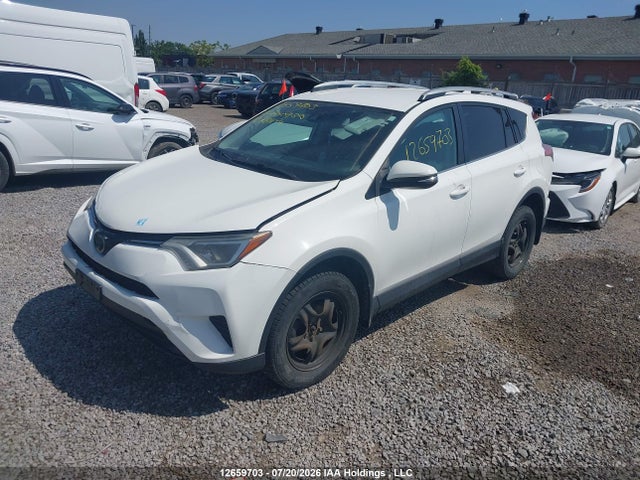 Toyota RAV4 LE 2018 2T3BFREV1JW700980 Image 2
