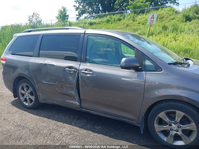 Aukcja sprzedaży 2011 Toyota Sienna Limited V6, vin: 5TDYK3DC6BS056947, numer aukcji: 12659881