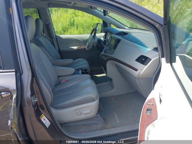 Aukcja sprzedaży 2011 Toyota Sienna Limited V6, vin: 5TDYK3DC6BS056947, numer aukcji: 12659881