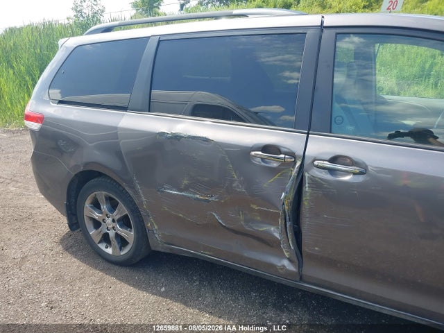 Aukcja sprzedaży 2011 Toyota Sienna Limited V6, vin: 5TDYK3DC6BS056947, numer aukcji: 12659881