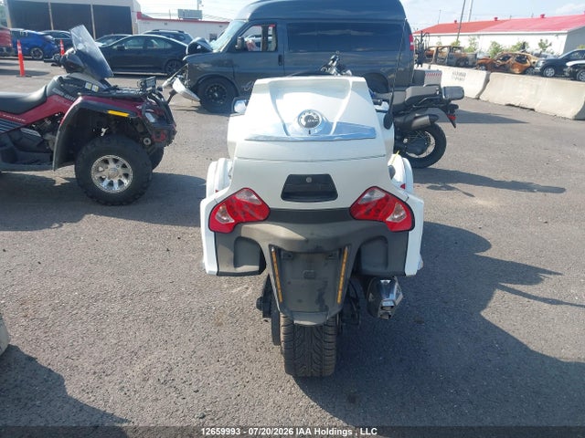 12659993 :رقم المزاد ، 2BXNBDD28JV003357 vin ، 2018 Can-am Spyder Roadster Rt/rt Limited/rt Limited 10th Anniversary مزاد بيع