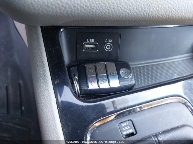 2017 Kia Sedona Sx+ მანქანა იყიდება აუქციონზე, vin: KNDMC5C19H6280682, აუქციონის ნომერი: 12659999