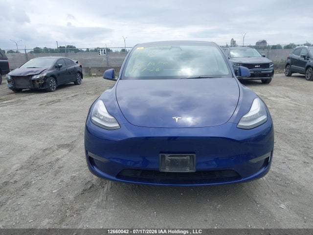 Tesla Model Y Standard Range Rear-wheel Drive 2021 5YJYGDED2MF111030 Image 12