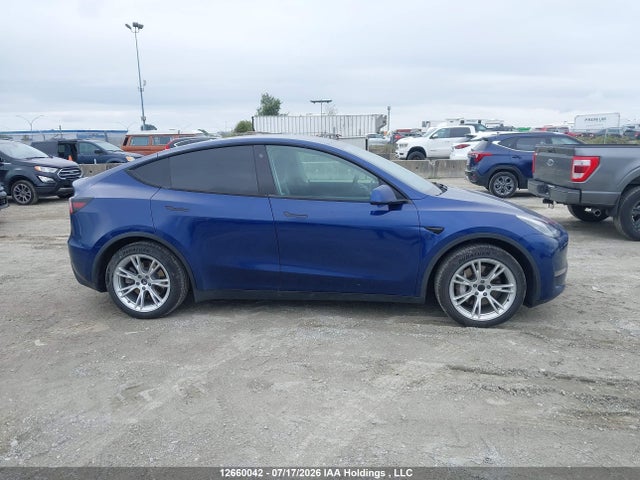 Tesla Model Y Standard Range Rear-wheel Drive 2021 5YJYGDED2MF111030 Image 13