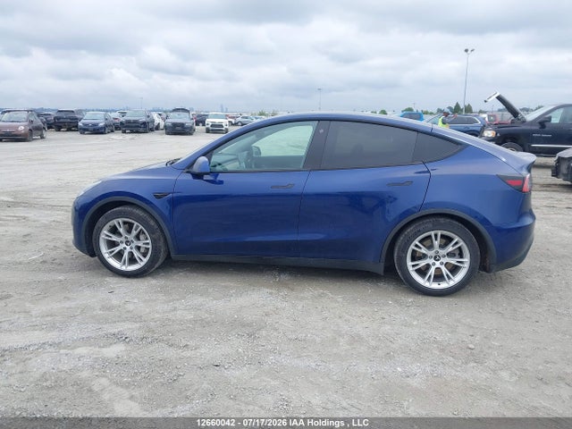 Tesla Model Y Standard Range Rear-wheel Drive 2021 5YJYGDED2MF111030 Image 14