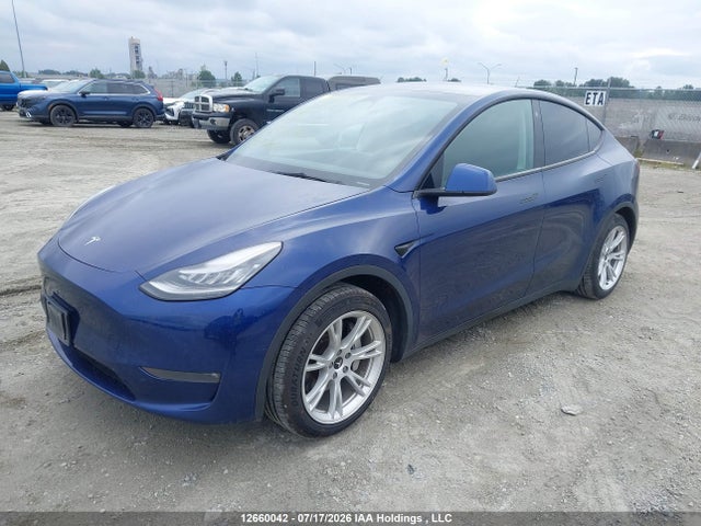 Tesla Model Y Standard Range Rear-wheel Drive 2021 5YJYGDED2MF111030 Image 2