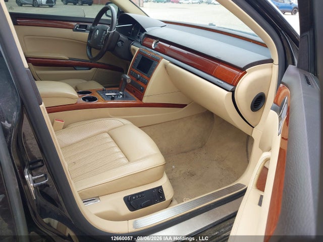 2005 Volkswagen Phaeton V8 მანქანა იყიდება აუქციონზე, vin: WVWAF93D558001465, აუქციონის ნომერი: 12660057