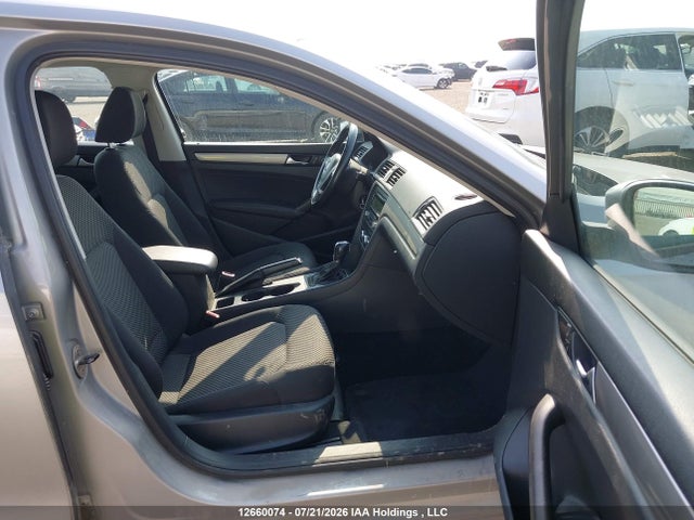 12660074 :رقم المزاد ، 1VWAN7A37DC141592 vin ، 2013 Volkswagen Passat S مزاد بيع