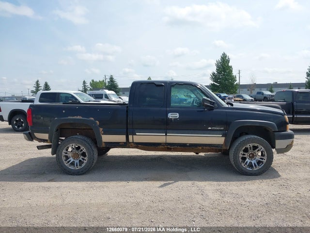 2005 Chevrolet Silverado K2500 Heavy Duty მანქანა იყიდება აუქციონზე, vin: 1GCHK29215E107775, აუქციონის ნომერი: 12660079