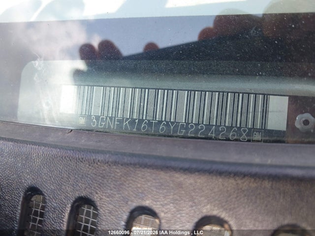 12660096 :رقم المزاد ، 3GNFK16T6YG224268 vin ، 2000 Chevrolet Suburban K1500 مزاد بيع