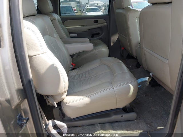 12660096 :رقم المزاد ، 3GNFK16T6YG224268 vin ، 2000 Chevrolet Suburban K1500 مزاد بيع