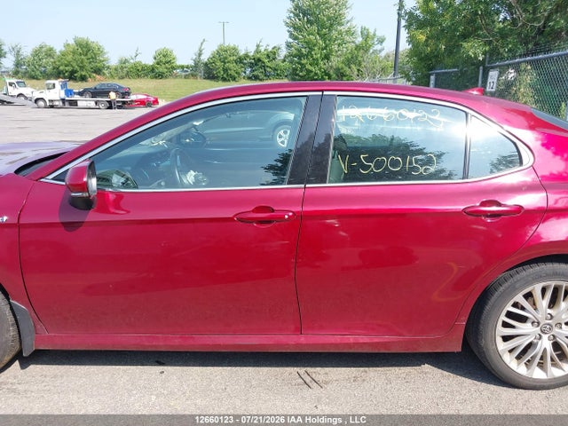 Продажа на аукционе авто 2018 Toyota Camry Hybrid Xle, vin: 4T1B21HK6JU500152, номер лота: 12660123