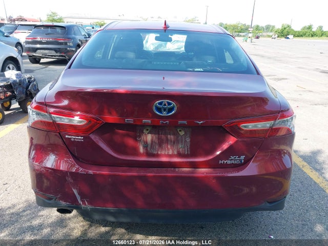 Продажа на аукционе авто 2018 Toyota Camry Hybrid Xle, vin: 4T1B21HK6JU500152, номер лота: 12660123