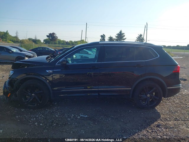 Продаж на аукціоні авто 2021 Volkswagen Tiguan Sel Premium R-line, vin: 3VV4B7AX1MM024490, номер лоту: 12660191