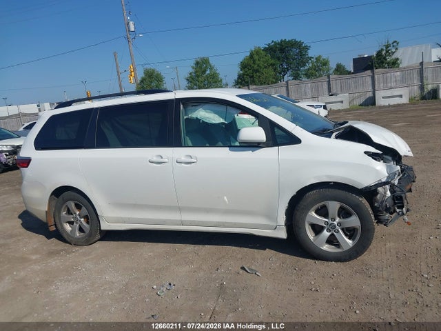 Toyota SIENNA LE 2020 5TDKZ3DC4LS048073 Image 14