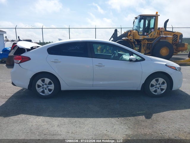 KIA FORTE LX 2017 3KPFK4A75HE006841 Image 14