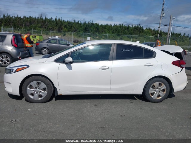 KIA FORTE LX 2017 3KPFK4A75HE006841 Image 15