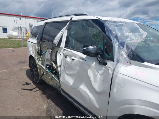 2024 Kia Carnival Mpv Sx Prestige მანქანა იყიდება აუქციონზე, vin: KNDNE5H34R6381915, აუქციონის ნომერი: 12660249
