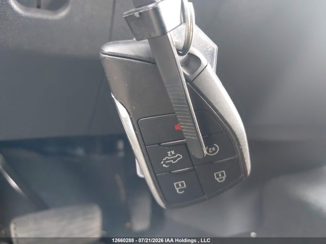 Продажа на аукционе авто 2026 Chevrolet Silverado K1500 Lt, vin: 2GCUKDED4T1197259, номер лота: 12660288