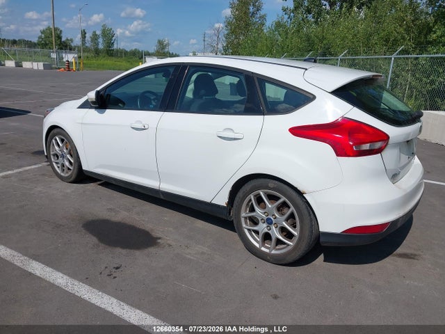 Ford FOCUS SE 2015 1FADP3K23FL320150 Image 3