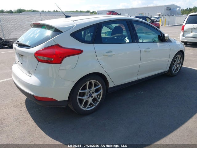 Ford FOCUS SE 2015 1FADP3K23FL320150 Image 4