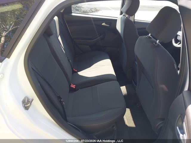 Ford FOCUS SE 2015 1FADP3K23FL320150 Image 8