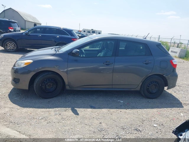 12660379 :رقم المزاد ، 2T1KU4EE6AC242128 vin ، 2010 Toyota Corolla Matrix مزاد بيع