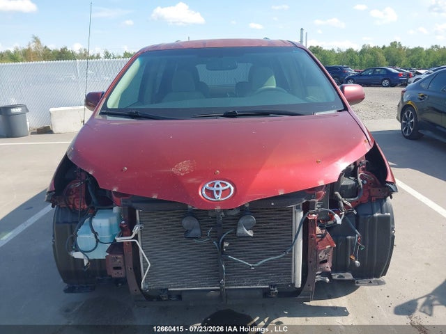 2012 Toyota Sienna Le 8 Passenger მანქანა იყიდება აუქციონზე, vin: 5TDKK3DC0CS245116, აუქციონის ნომერი: 12660415