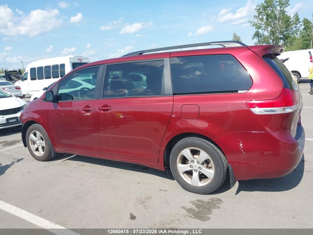 2012 Toyota Sienna Le 8 Passenger მანქანა იყიდება აუქციონზე, vin: 5TDKK3DC0CS245116, აუქციონის ნომერი: 12660415