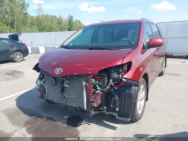 2012 Toyota Sienna Le 8 Passenger მანქანა იყიდება აუქციონზე, vin: 5TDKK3DC0CS245116, აუქციონის ნომერი: 12660415