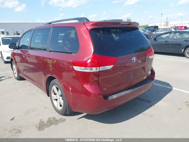 2012 Toyota Sienna Le 8 Passenger მანქანა იყიდება აუქციონზე, vin: 5TDKK3DC0CS245116, აუქციონის ნომერი: 12660415