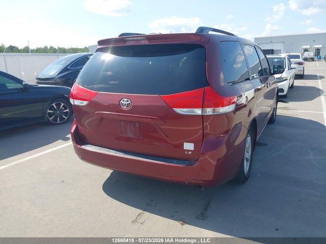 2012 Toyota Sienna Le 8 Passenger მანქანა იყიდება აუქციონზე, vin: 5TDKK3DC0CS245116, აუქციონის ნომერი: 12660415