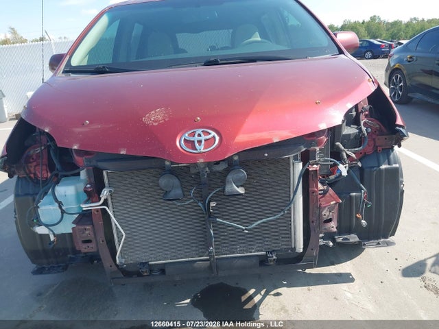 2012 Toyota Sienna Le 8 Passenger მანქანა იყიდება აუქციონზე, vin: 5TDKK3DC0CS245116, აუქციონის ნომერი: 12660415