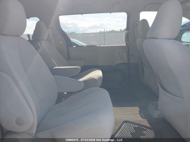 2012 Toyota Sienna Le 8 Passenger მანქანა იყიდება აუქციონზე, vin: 5TDKK3DC0CS245116, აუქციონის ნომერი: 12660415
