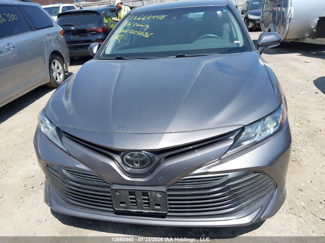 2018 Toyota Camry მანქანა იყიდება აუქციონზე, vin: 4T1B11HK1JU005036, აუქციონის ნომერი: 12660440