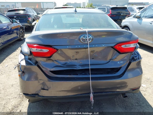 2018 Toyota Camry მანქანა იყიდება აუქციონზე, vin: 4T1B11HK1JU005036, აუქციონის ნომერი: 12660440