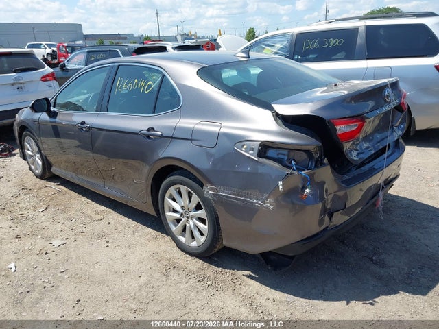 2018 Toyota Camry მანქანა იყიდება აუქციონზე, vin: 4T1B11HK1JU005036, აუქციონის ნომერი: 12660440