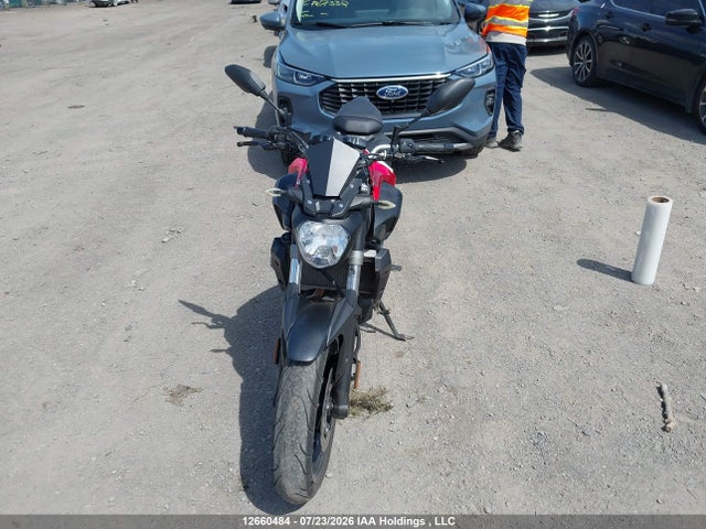 12660484 :رقم المزاد ، JYARM06N9FA001113 vin ، 2015 Yamaha Fz07 مزاد بيع