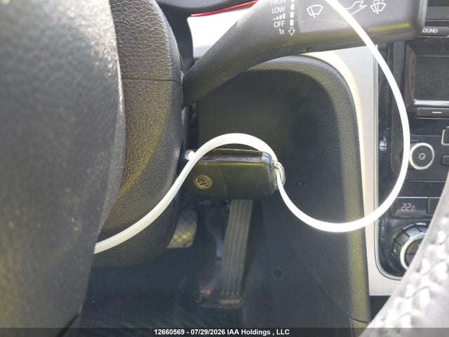 2012 Volkswagen Passat 2.5l Comfortline მანქანა იყიდება აუქციონზე, vin: 1VWBH7A31CC040266, აუქციონის ნომერი: 12660569