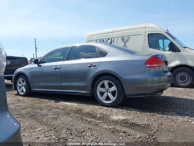 2012 Volkswagen Passat 2.5l Comfortline მანქანა იყიდება აუქციონზე, vin: 1VWBH7A31CC040266, აუქციონის ნომერი: 12660569